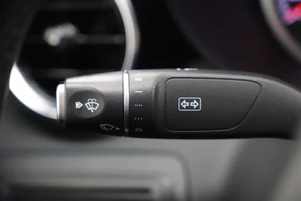 Mercedes-Benz C 200 CGI 184PS 9G Standheizung Navi R-Cam 04/2018-photo-20