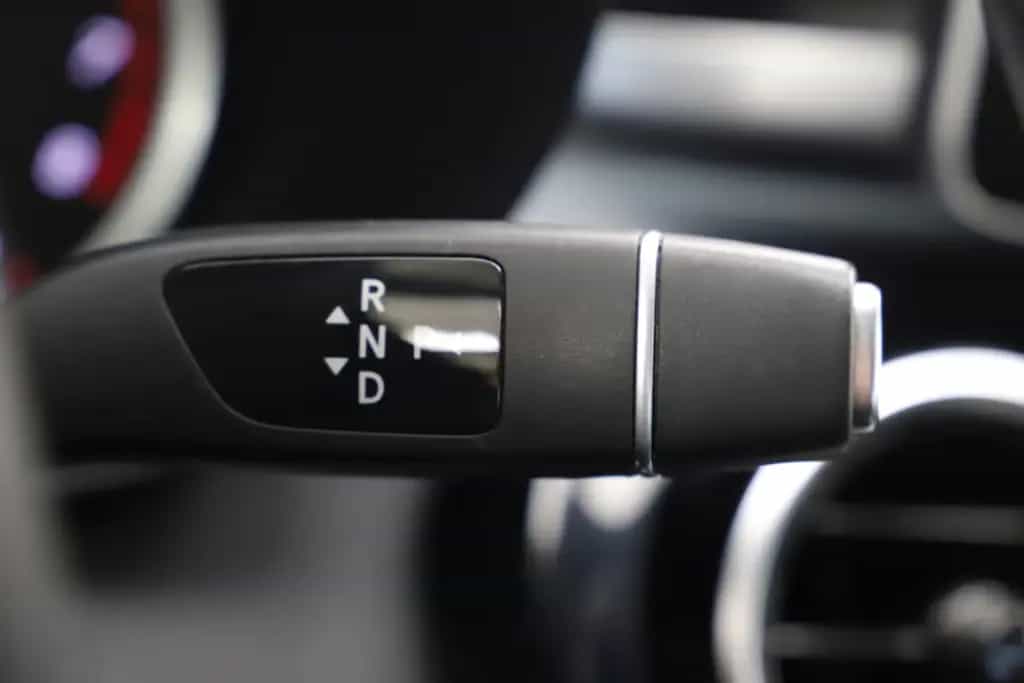 Mercedes-Benz C 200 CGI 184PS 9G Standheizung Navi R-Cam 04/2018-photo-23