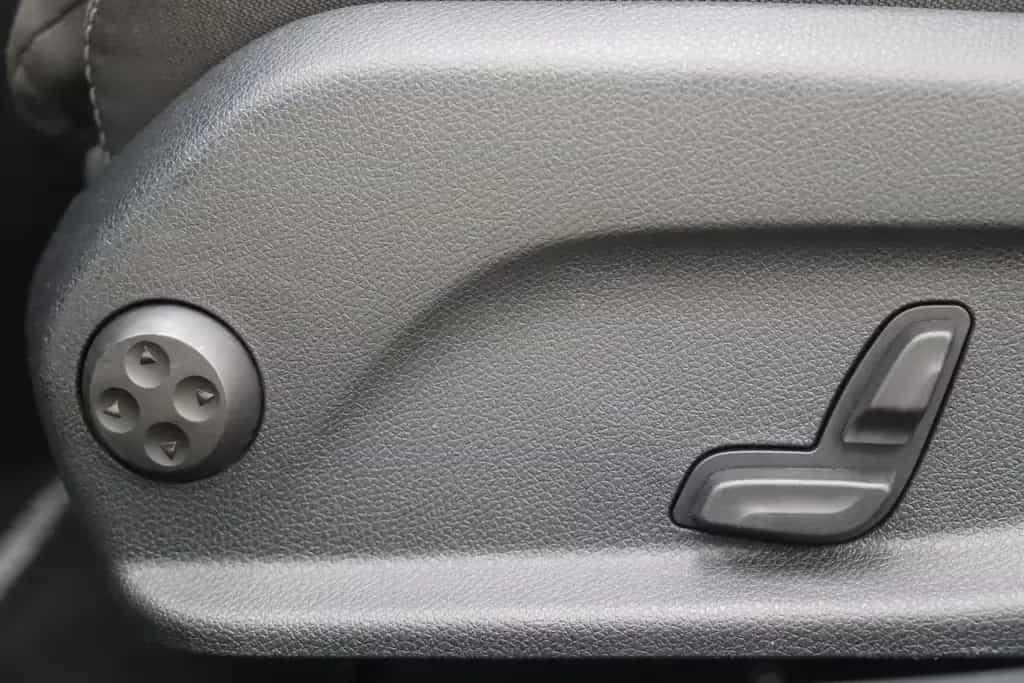 Mercedes-Benz C 200 CGI 184PS 9G Standheizung Navi R-Cam 04/2018-photo-28