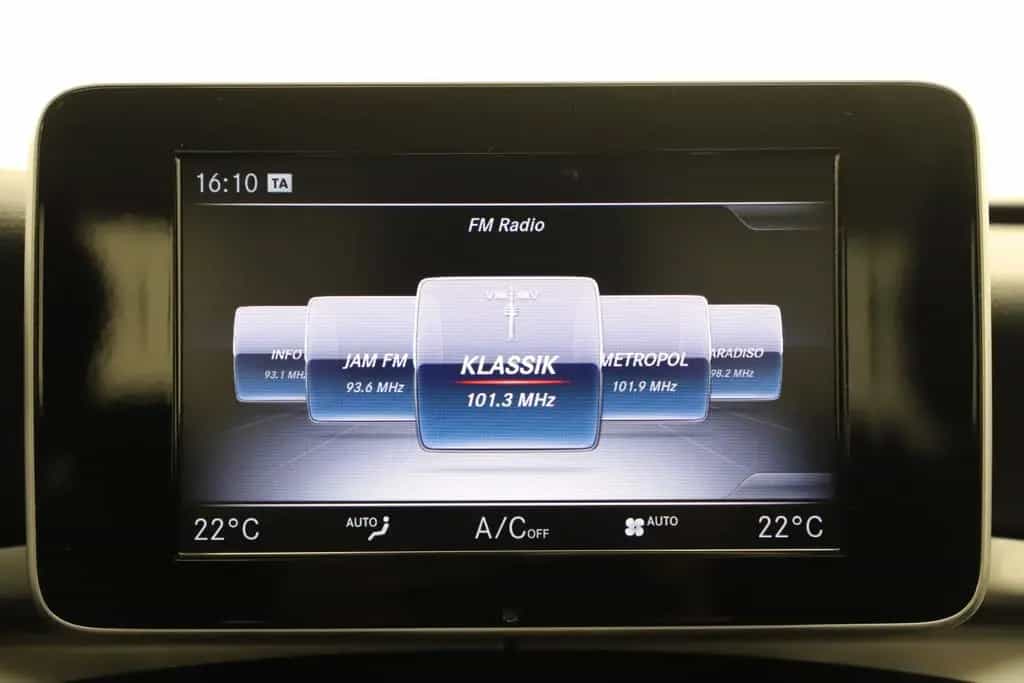 Mercedes-Benz C 200 CGI 184PS 9G Standheizung Navi R-Cam 04/2018-photo-29