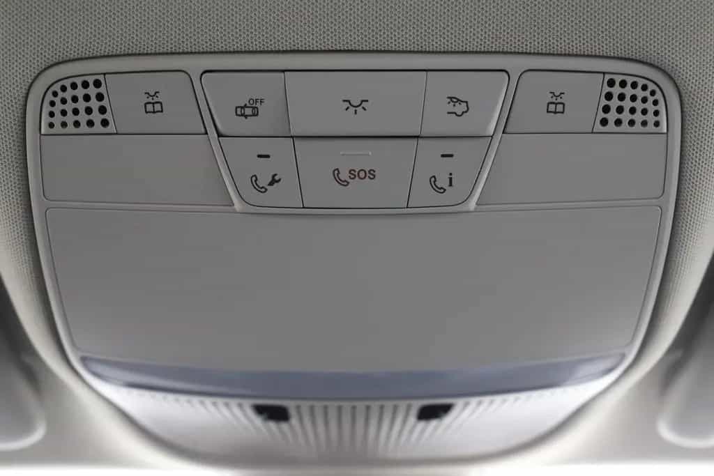Mercedes-Benz C 200 CGI 184PS 9G Standheizung Navi R-Cam 04/2018-photo-34