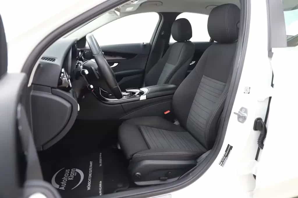Mercedes-Benz C 200 CGI 184PS 9G Standheizung Navi R-Cam 04/2018-photo-8
