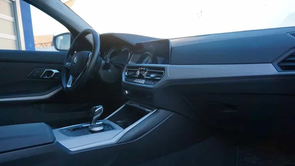 BMW 320 d xDrive Advantage Standheizung Kamera SHZ 06/2020-photo-12