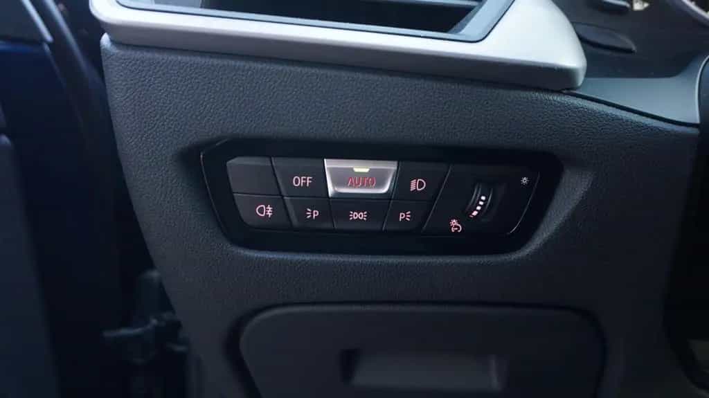 BMW 320 d xDrive Advantage Standheizung Kamera SHZ 06/2020-photo-23