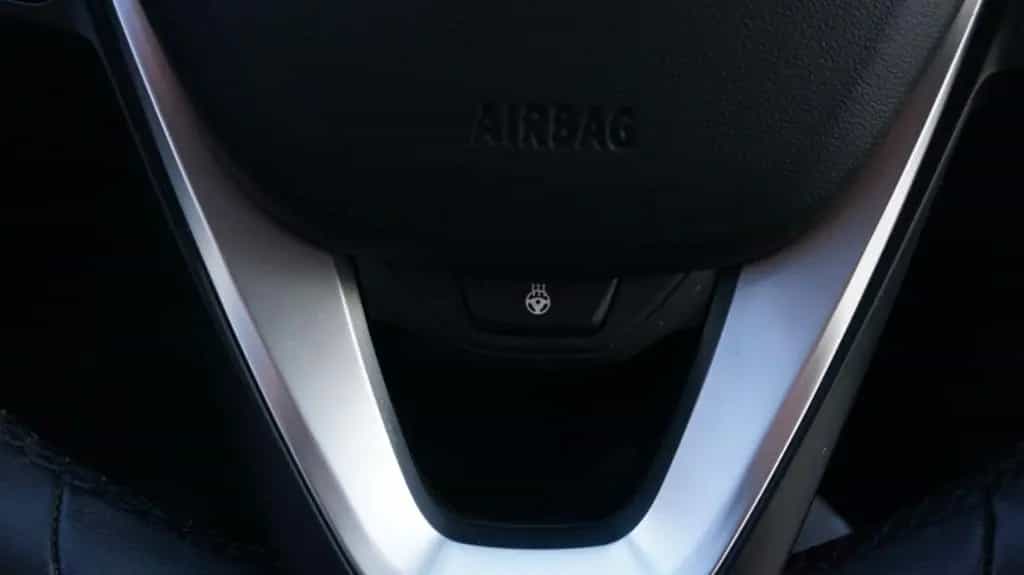 BMW 320 d xDrive Advantage Standheizung Kamera SHZ 06/2020-photo-24