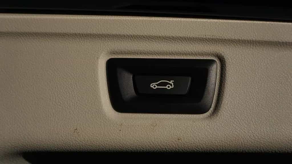 BMW 320 d xDrive Advantage Standheizung Kamera SHZ 06/2020-photo-26