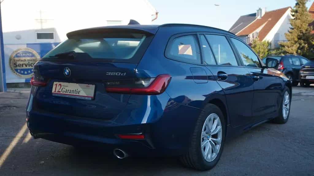 BMW 320 d xDrive Advantage Standheizung Kamera SHZ 06/2020-photo-3