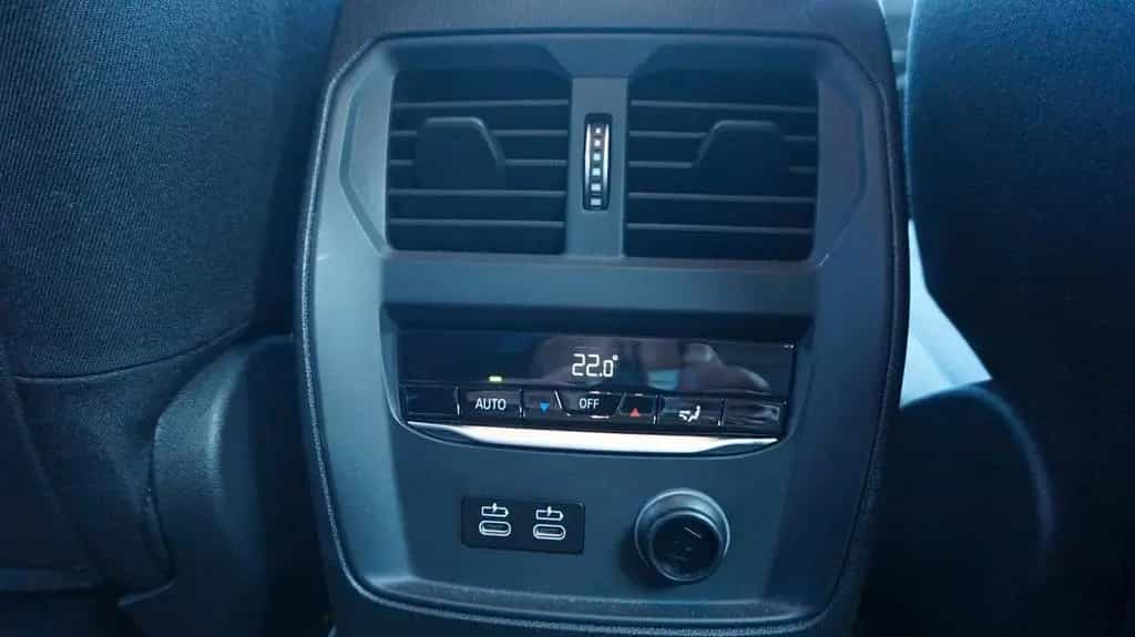 BMW 320 d xDrive Advantage Standheizung Kamera SHZ 06/2020-photo-30