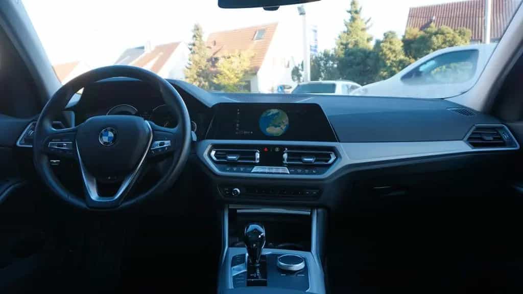 BMW 320 d xDrive Advantage Standheizung Kamera SHZ 06/2020-photo-7