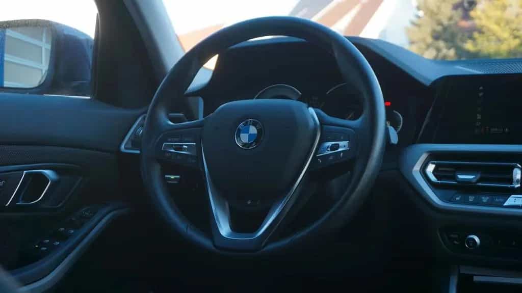 BMW 320 d xDrive Advantage Standheizung Kamera SHZ 06/2020-photo-9