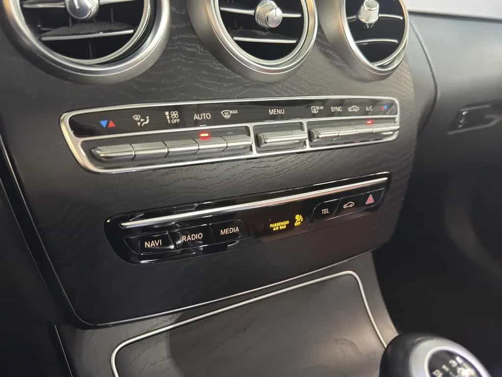 Mercedes-Benz C-Class 180 AMG Paket Leder LED Tempomat R.Cam Navi 04/2019-photo-23
