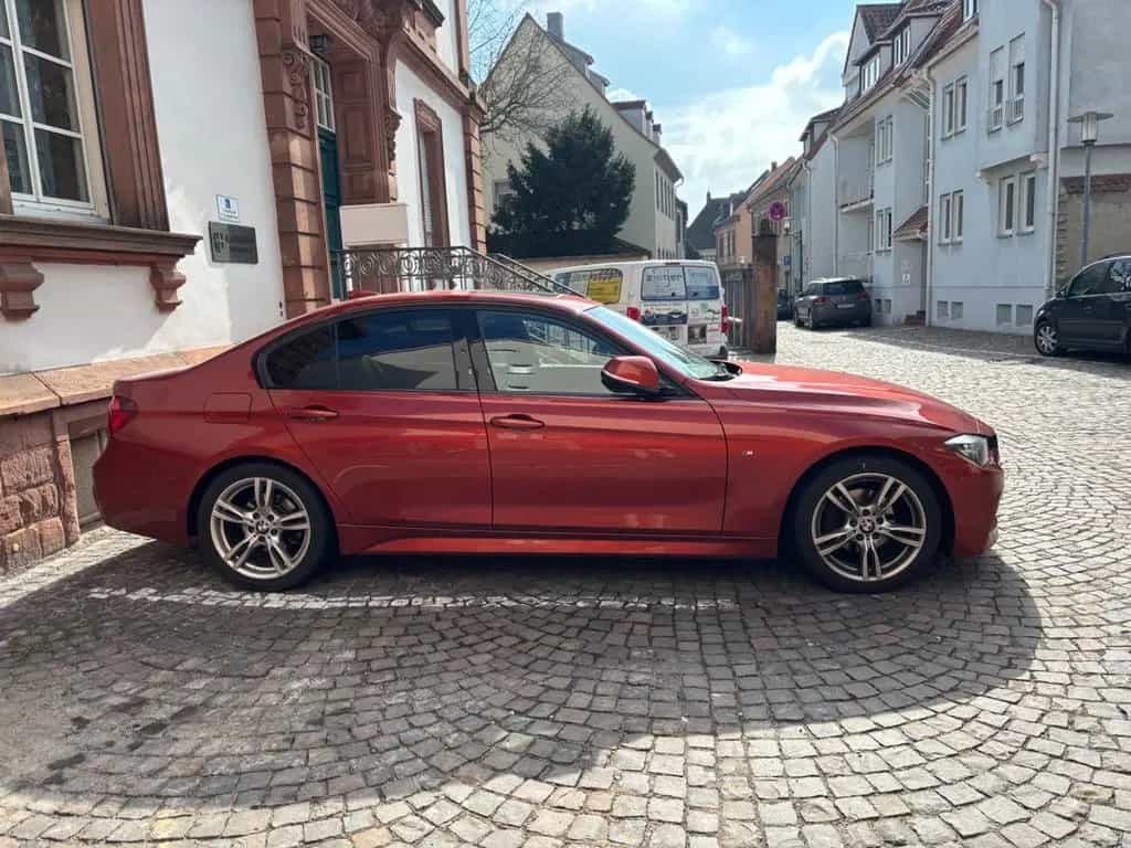 BMW 3 Series 318i - 10/2018-photo-2