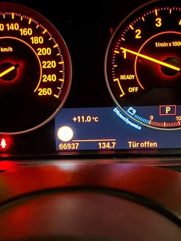 BMW 3 Series 318i - 10/2018-photo-9