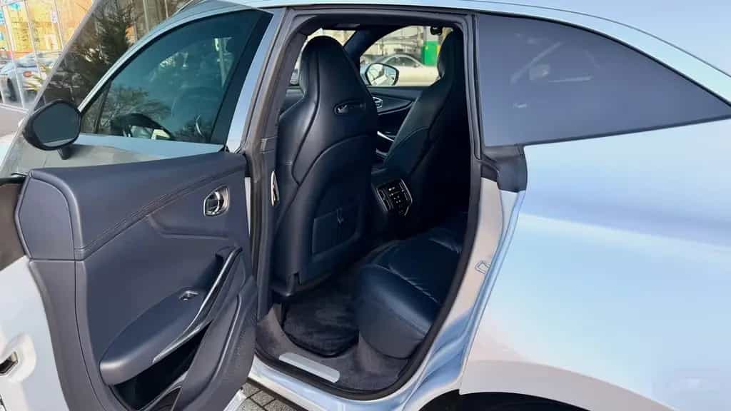 Aston Martin DBX 4.0 V8 / Garantie / 23.967km / 550PS / 360° 01/2022-photo-17