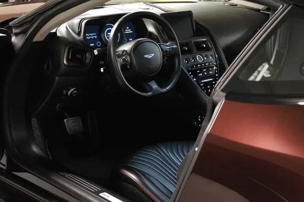 Aston Martin DB11 V8 Coupé *B&O*360° Kamera*Totwinkel*VOLL 02/2019-photo-11