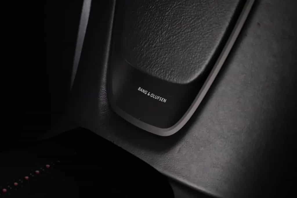 Aston Martin DB11 V8 Coupé *B&O*360° Kamera*Totwinkel*VOLL 02/2019-photo-24