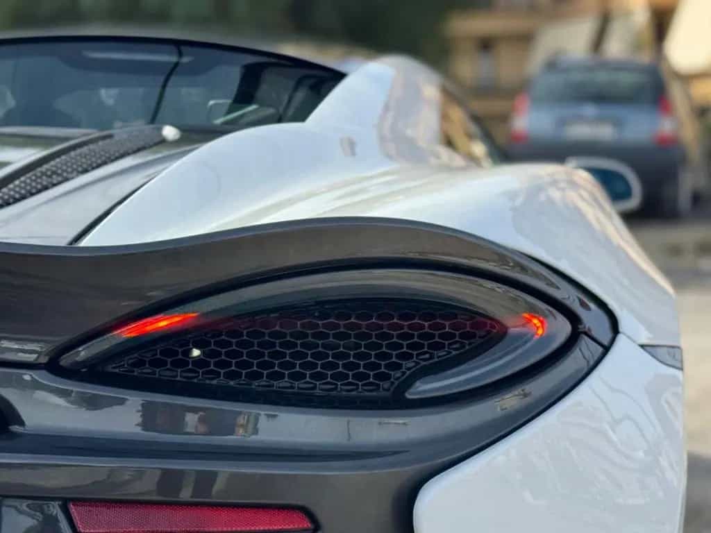 McLaren 570S MCLAREN 570S 3.8 BT 570 CV SOLLEVATORE CARBOCERA 03/2017-photo-14