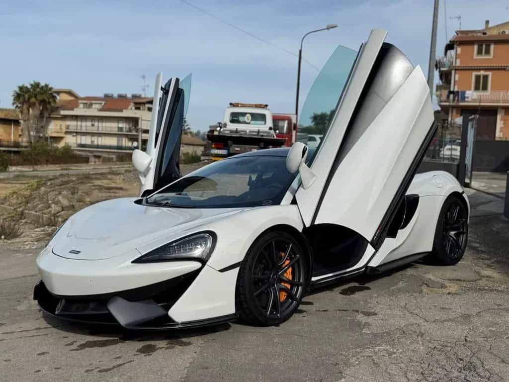 McLaren 570S MCLAREN 570S 3.8 BT 570 CV SOLLEVATORE CARBOCERA 03/2017-photo-2