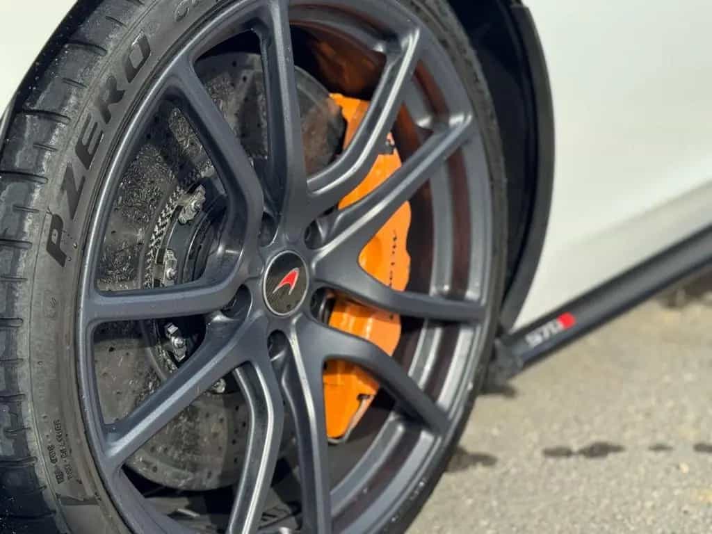 McLaren 570S MCLAREN 570S 3.8 BT 570 CV SOLLEVATORE CARBOCERA 03/2017-photo-5