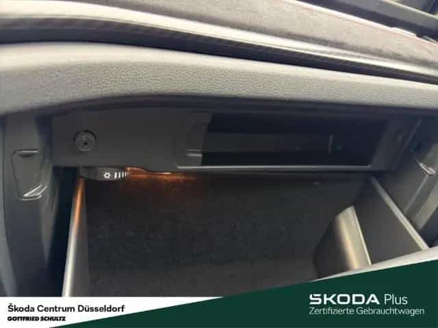 Skoda Octavia Combi RS Plus Panorama-Schiebedach elekt 05/2021-photo-23