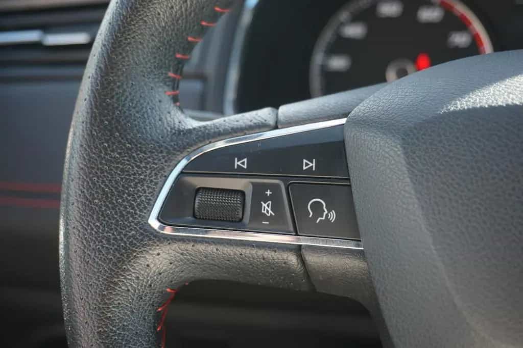 Seat Arona 1.0 TSI FR LED Alcantara Kamera Totwinkel 07/2019-photo-17