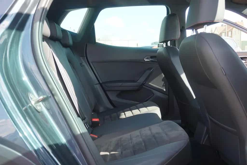Seat Arona 1.0 TSI FR LED Alcantara Kamera Totwinkel 07/2019-photo-26