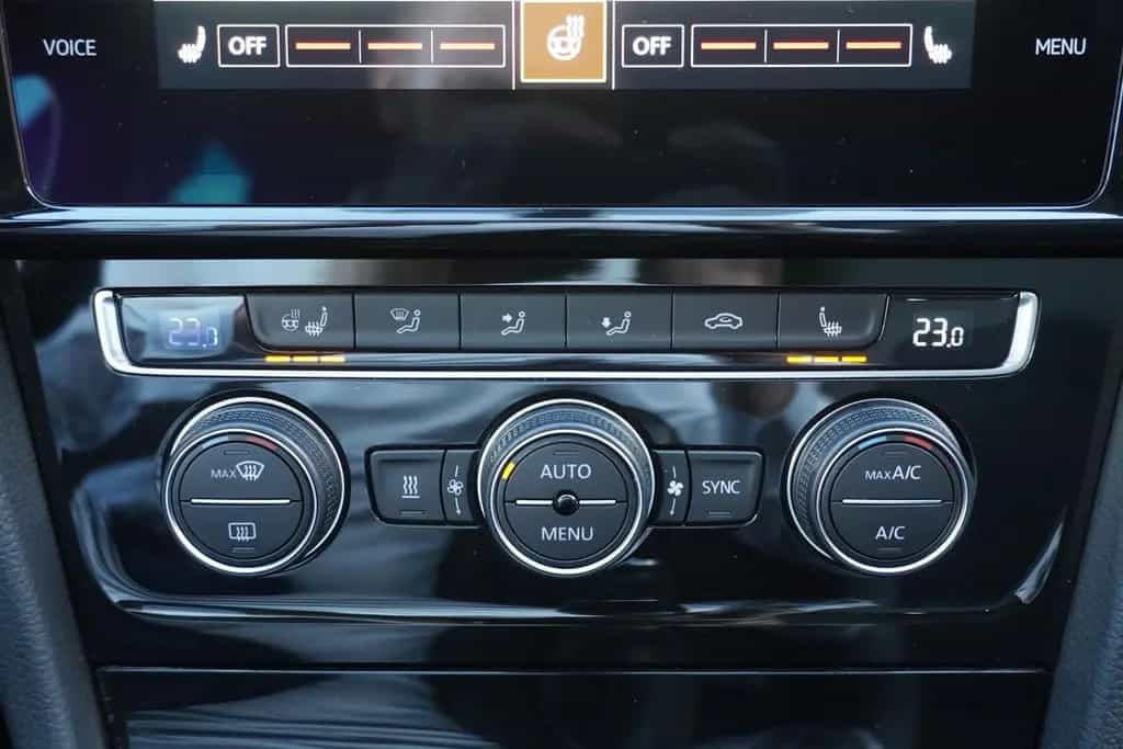 Volkswagen Golf VII Variant 1.5TSI Highline LED Pano Standh 10/2019-photo-13