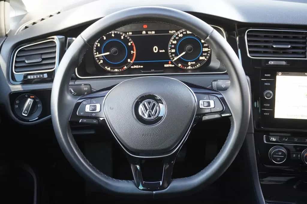 Volkswagen Golf VII Variant 1.5TSI Highline LED Pano Standh 10/2019-photo-16