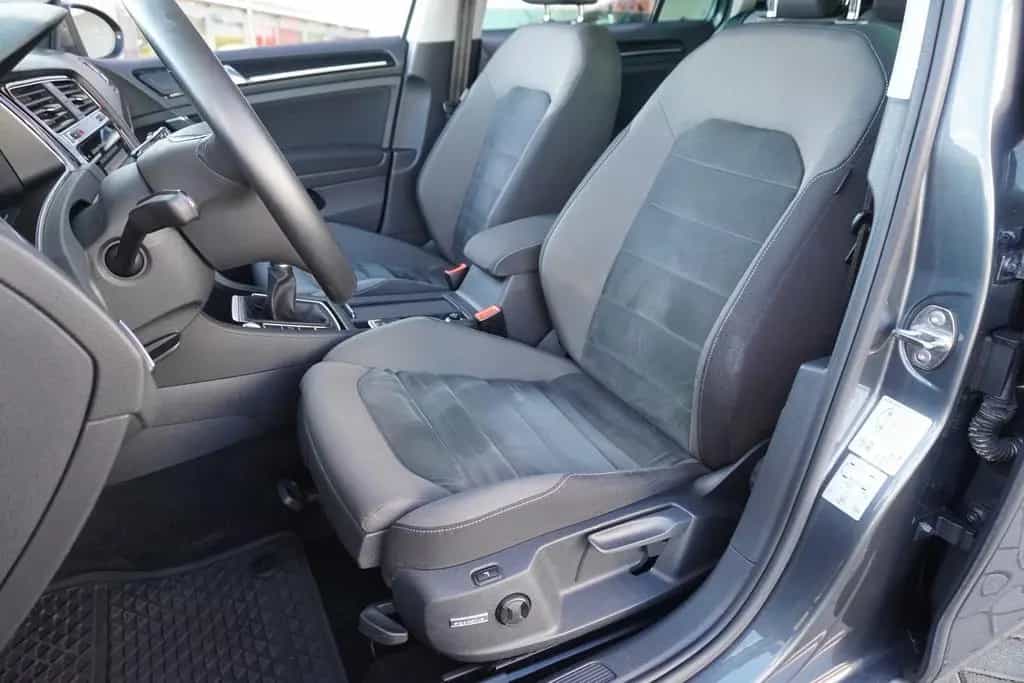 Volkswagen Golf VII Variant 1.5TSI Highline LED Pano Standh 10/2019-photo-27