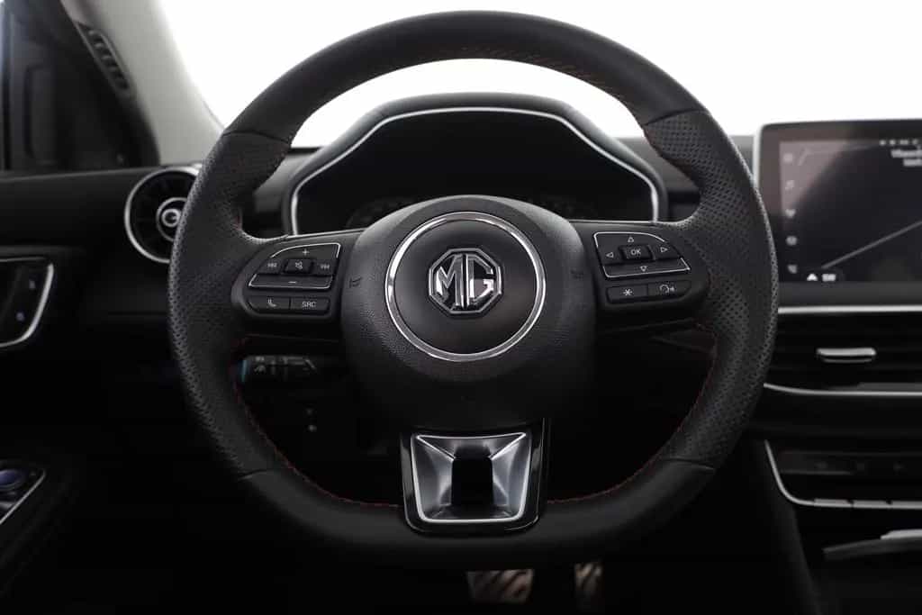 MG HS 1.5 T-GDI Luxury Aut. LED ACC Navi 360° Pano 03/2024-photo-13