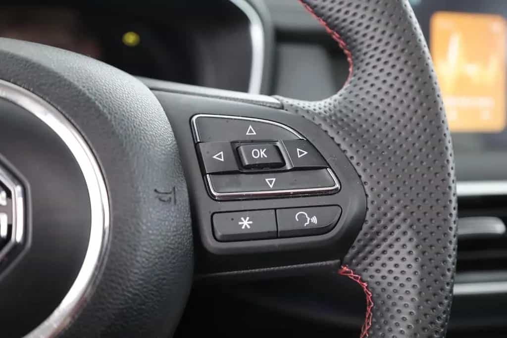 MG HS 1.5 T-GDI Luxury Aut. LED ACC Navi 360° Pano 03/2024-photo-15