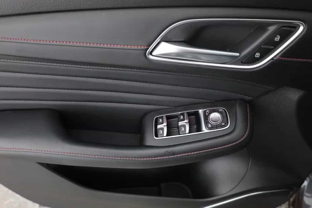 MG HS 1.5 T-GDI Luxury Aut. LED ACC Navi 360° Pano 03/2024-photo-19