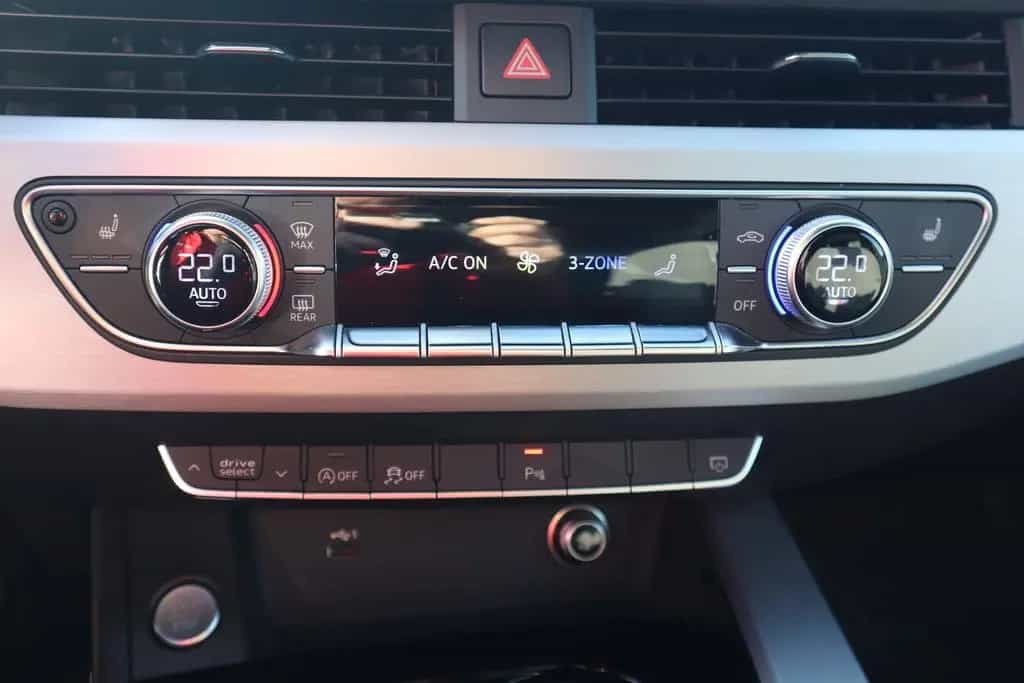 Audi A4 Avant 35 TFSI S line S-Tronic LED Navi Kamera 12/2019-photo-16