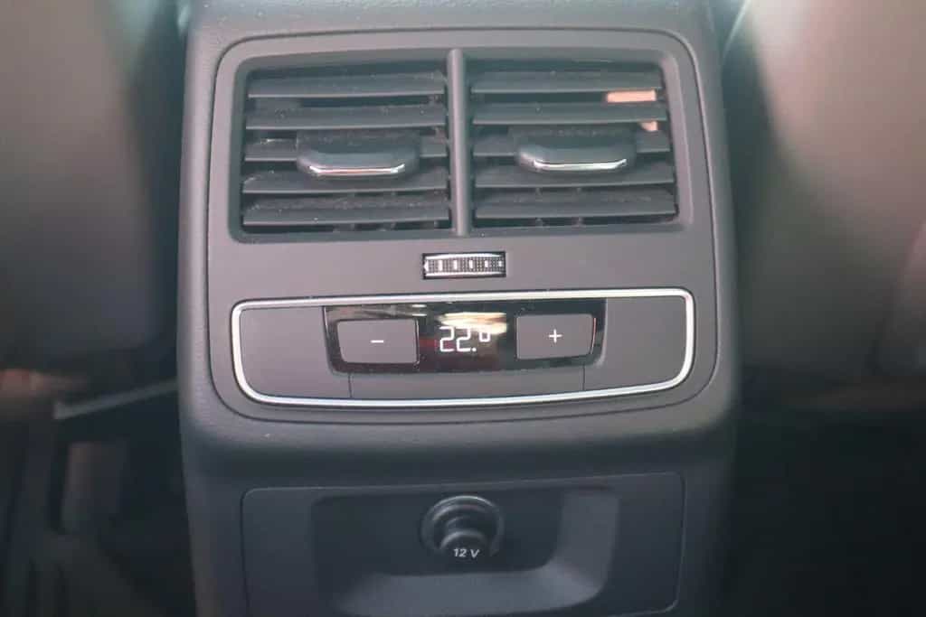 Audi A4 Avant 35 TFSI S line S-Tronic LED Navi Kamera 12/2019-photo-35