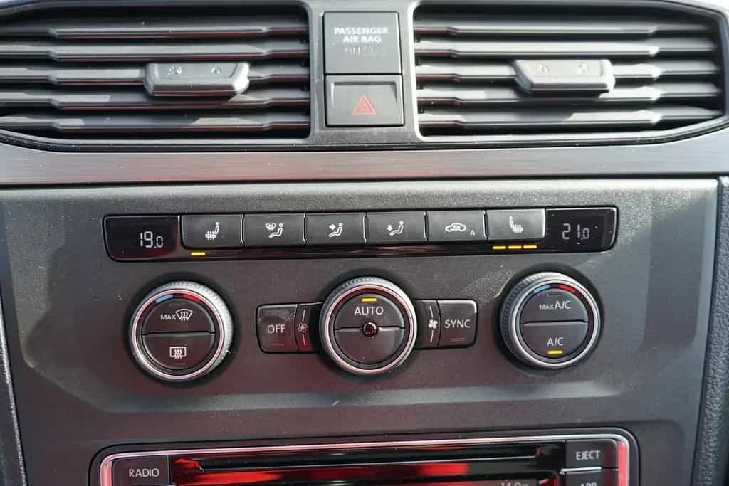 Volkswagen Caddy Maxi 1.4 TSI AAC SHZ 7-Sitzer PDC 10/2017-photo-27
