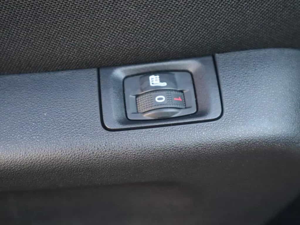 Citroën C3 1.2 12V e-THP Shine Navi Sitzheizung Kamera 03/2020-photo-29