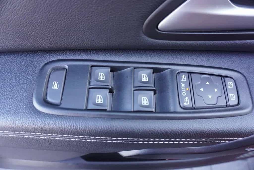 Dacia Duster 1.3 TCE Journey LED Navi Sitzheizung 360° 01/2023-photo-7