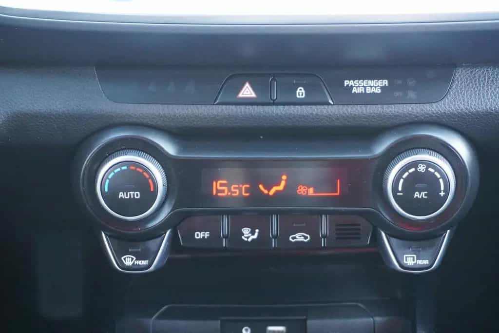 Kia Stonic 1.0 T-GDI Spirit Navi Sitzheizung Kamera 01/2019-photo-16