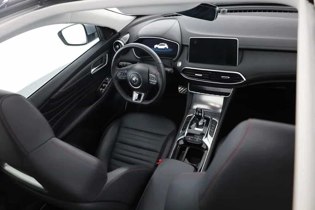 MG HS 1.5 T-GDI Luxury Aut. LED ACC Navi 360° Pano 03/2024-photo-26