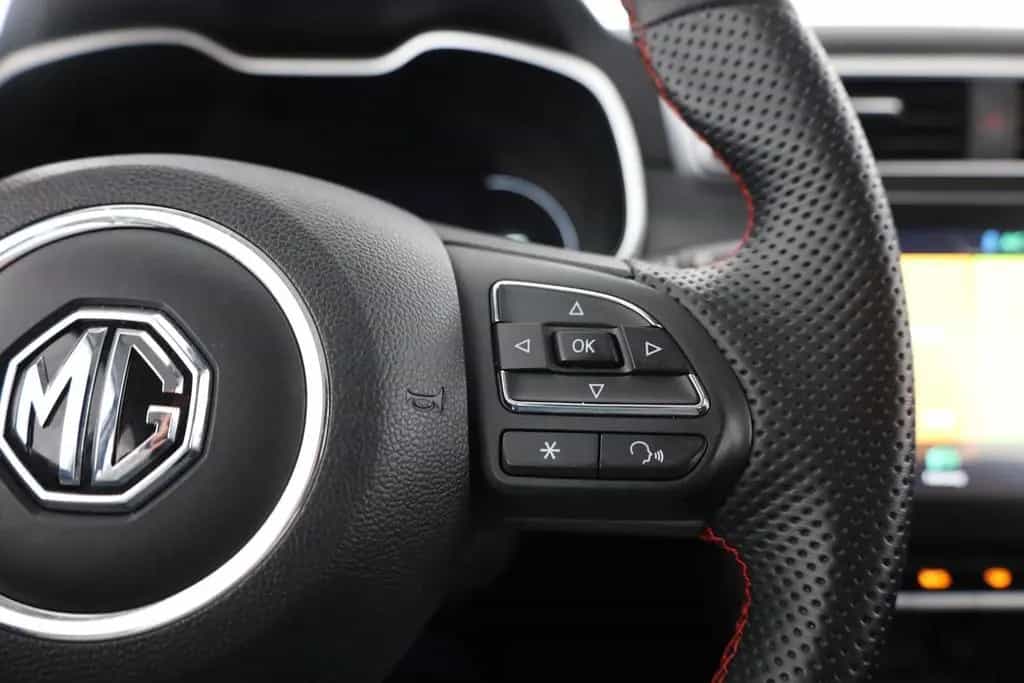 MG ZS 1.0 T-GDI Luxury Aut. LED Navi 360° Sitzheizu 05/2024-photo-16