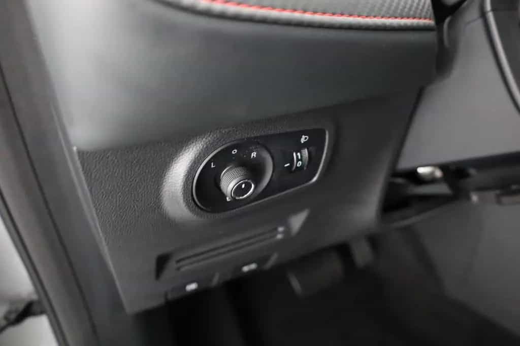 MG ZS 1.0 T-GDI Luxury Aut. LED Navi 360° Sitzheizu 05/2024-photo-19