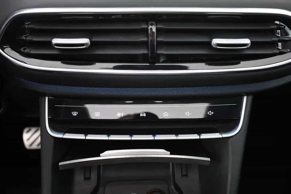 MG HS 1.5 T-GDI Luxury Aut. LED ACC Navi 360° Pano 01/2024-photo-11