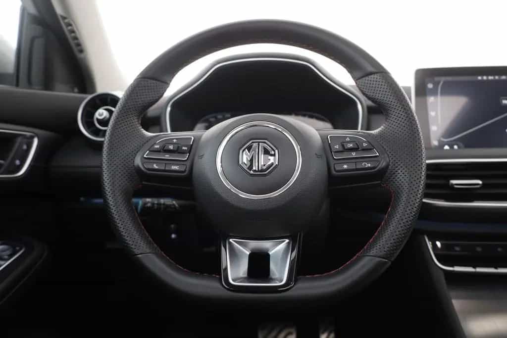 MG HS 1.5 T-GDI Luxury Aut. LED ACC Navi 360° Pano 01/2024-photo-13