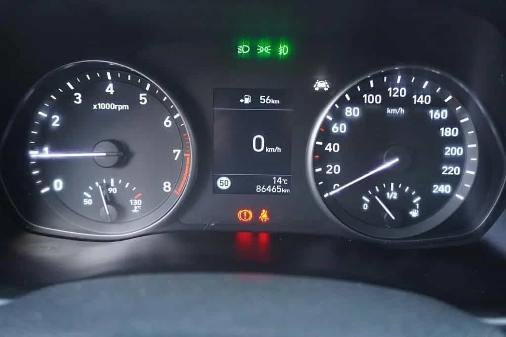 Hyundai i30 Fastback Kamera Sitzheizung Navi TV Tempomat 08/2020-photo-14