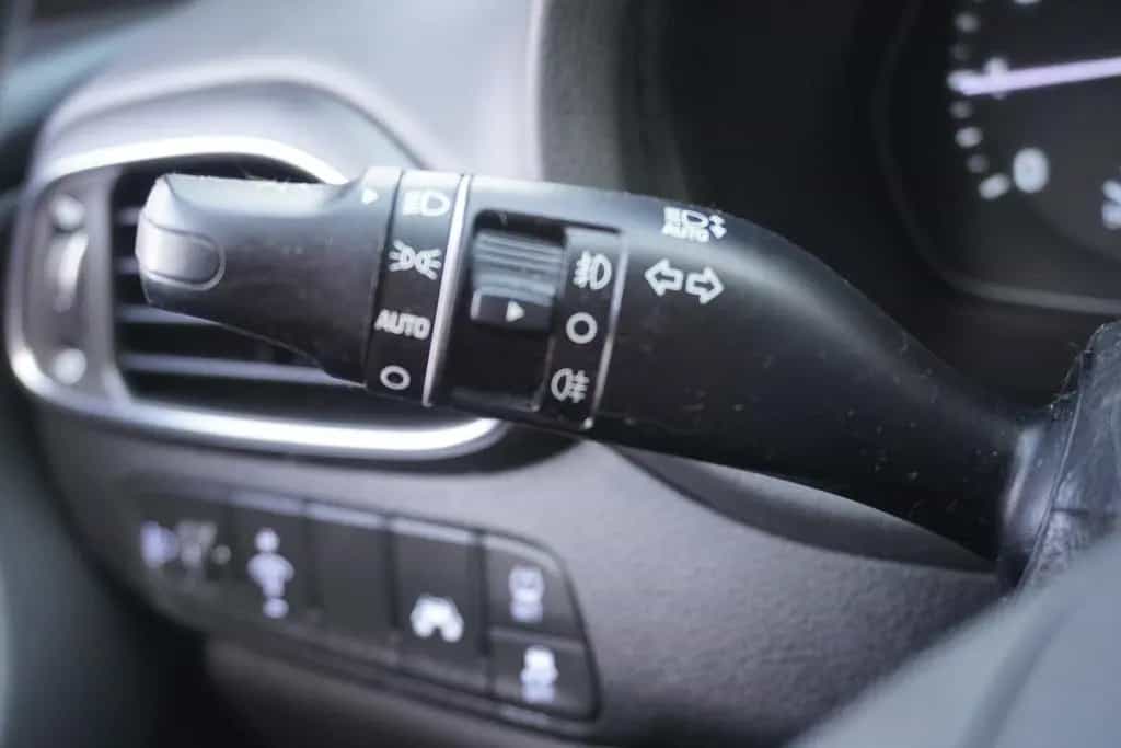 Hyundai i30 Fastback Kamera Sitzheizung Navi TV Tempomat 08/2020-photo-25