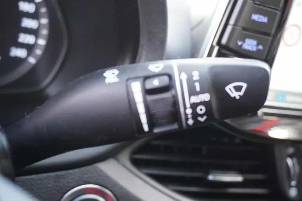 Hyundai i30 Fastback Kamera Sitzheizung Navi TV Tempomat 08/2020-photo-26