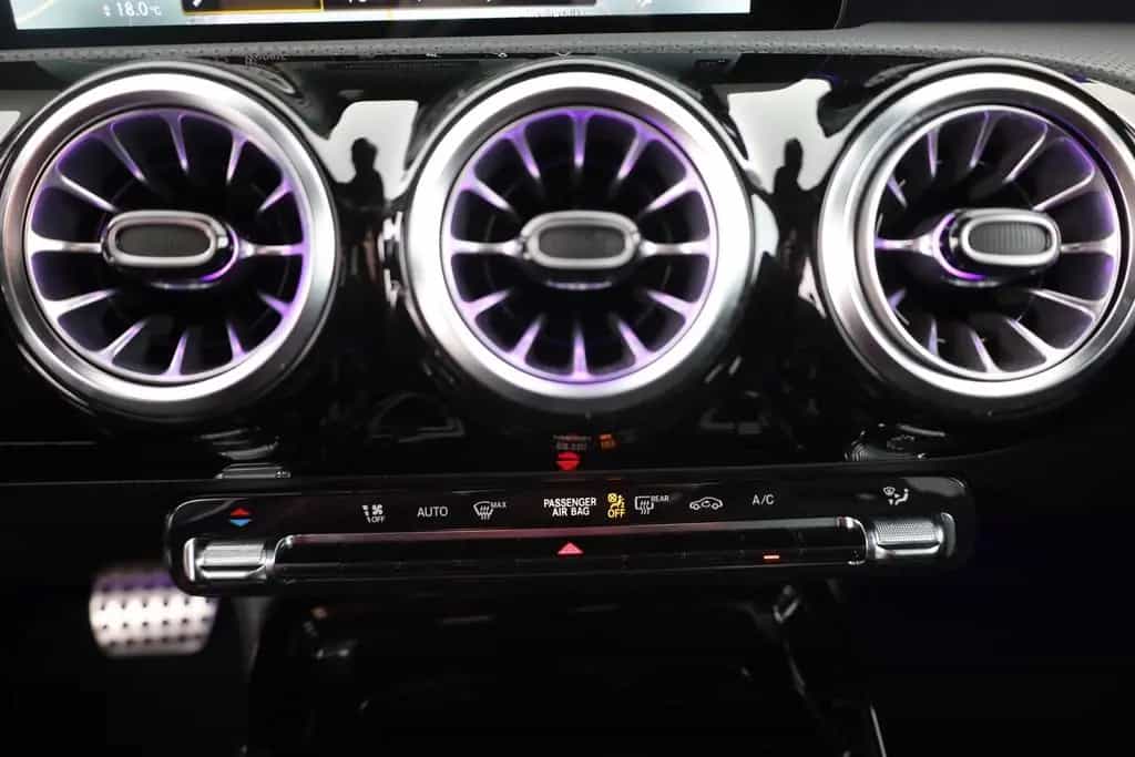 Mercedes-Benz CLA 35 AMG SB 4Matic LED Navi Sitzheizung PDC 07/2021-photo-11