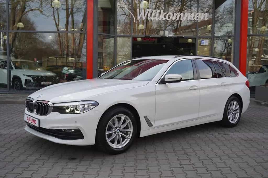 BMW 5 Series 520d xDrive LED Navi Tempomat Sitzheizung AHK 12/2018-photo-1