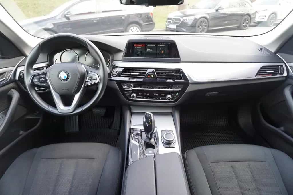 BMW 5 Series 520d xDrive LED Navi Tempomat Sitzheizung AHK 12/2018-photo-13