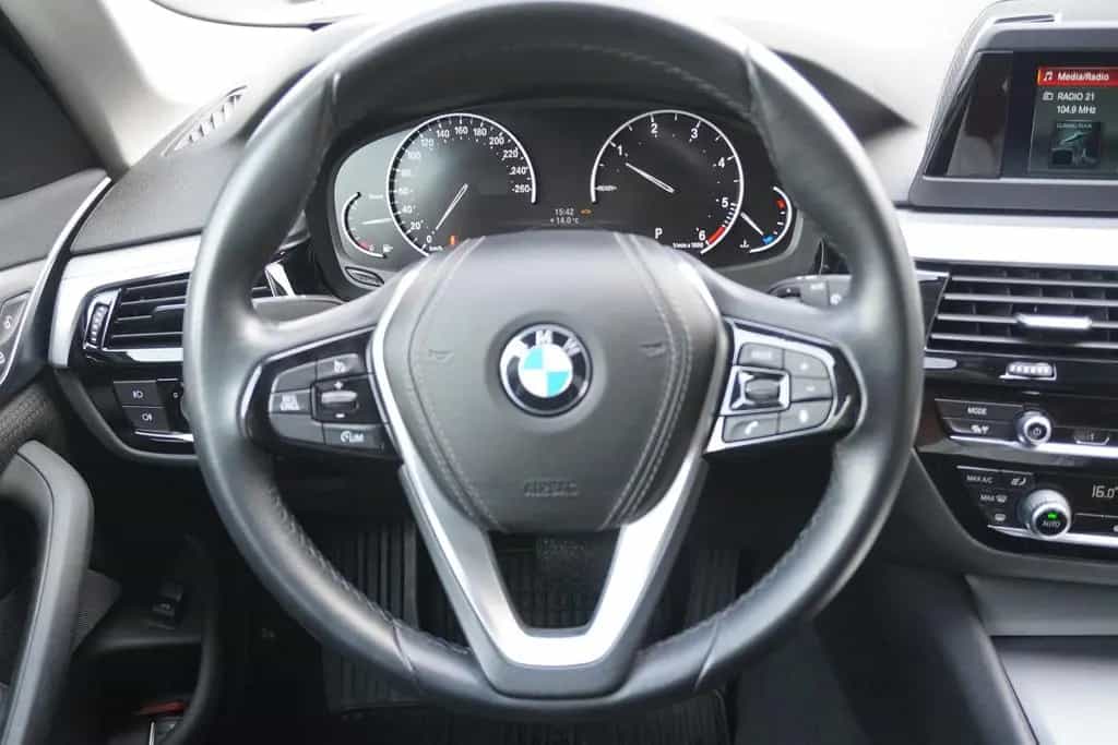 BMW 5 Series 520d xDrive LED Navi Tempomat Sitzheizung AHK 12/2018-photo-15